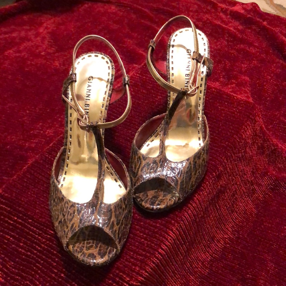 Gianni Bini gold/leopard open toe T-strap heel